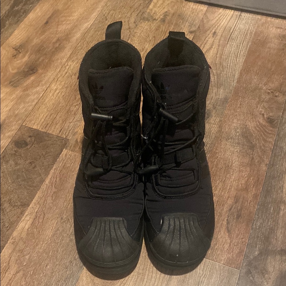 Adidas Black Winter Boots Kids size 2 1/2 Us
